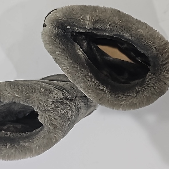 Ugg Australia Boots Grey mid calf Size 7 - Picture 10 of 12